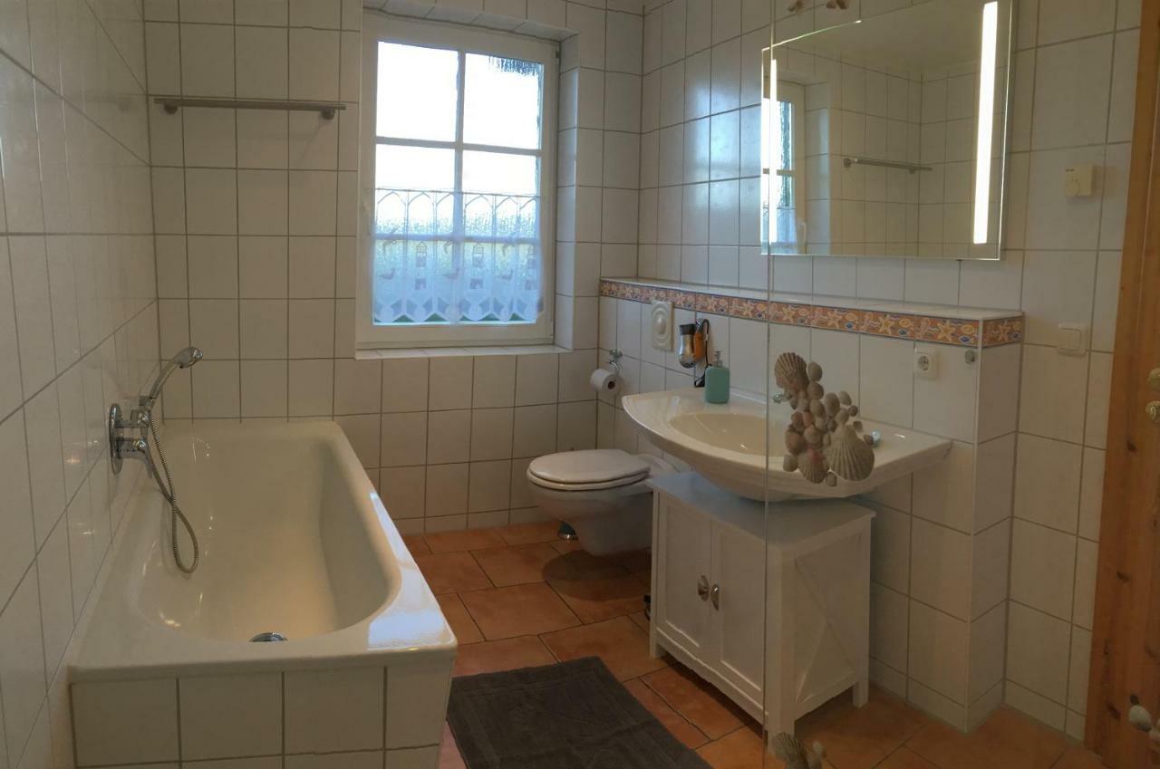 Haus Hugo Zingst Apartment Екстериор снимка